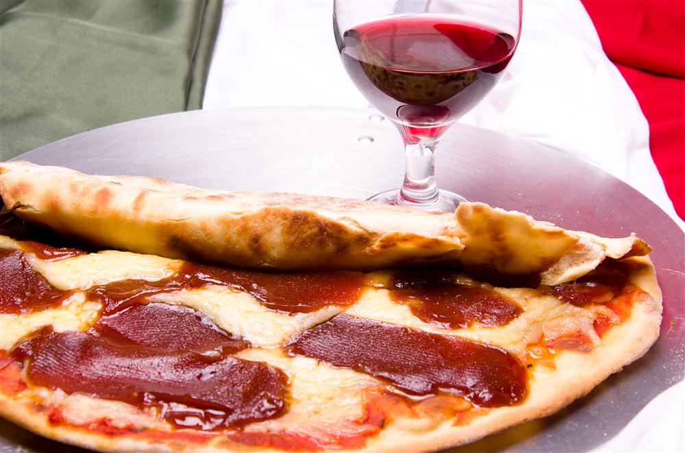 Pizza enrolada Romeu e Julieta - Imagem 4