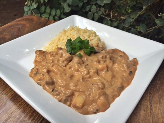 Strognoff de shimeji e palmito com arroz integral