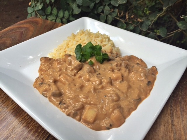 Strognoff de shimeji e palmito com arroz integral